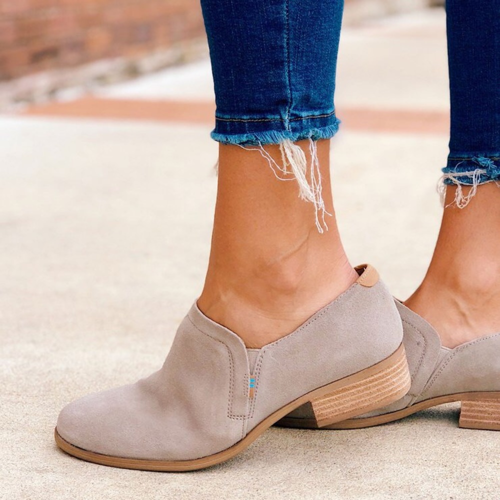 Toms Shaye booties/shooties in taupe suede NIB